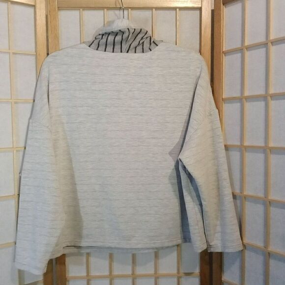 te verde S Cropped Cowl Neck Sweatshirt - Picture 6 of 16